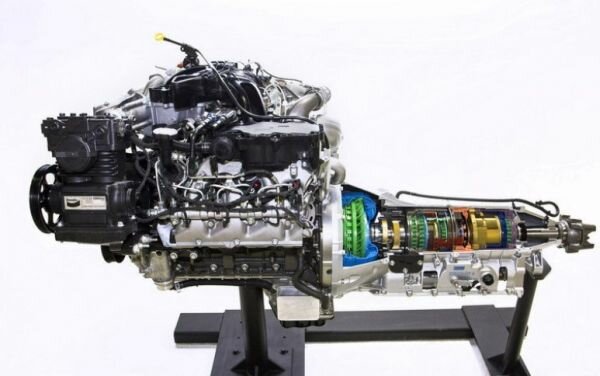 2017 Ford F-750 engine