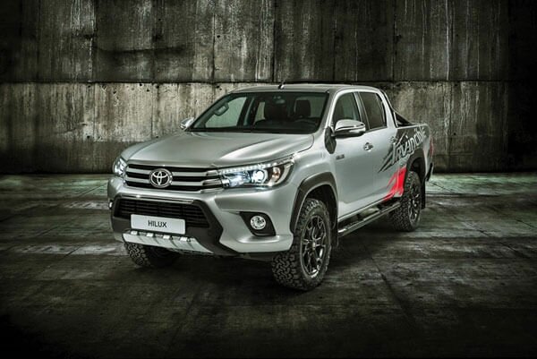 2020 Toyota Hilux front