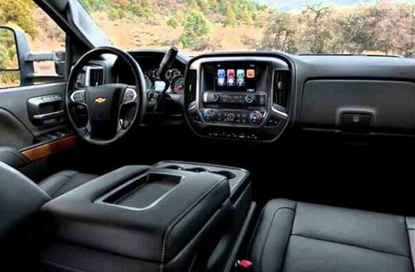 2017 Chevrolet Silverado 3500HD Crew Cab inside