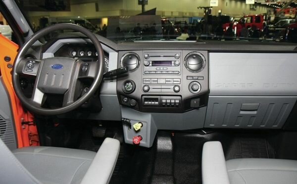 2017 Ford F-750 interior