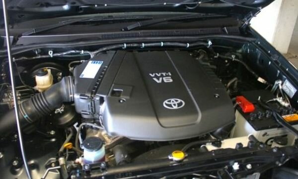 2017 Toyota Hilux engine