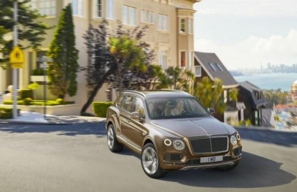 2016 Bentley Bentayga view