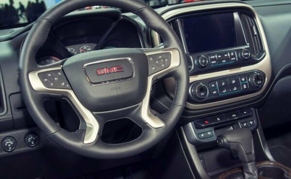 2020 GMC Canyon featured interior